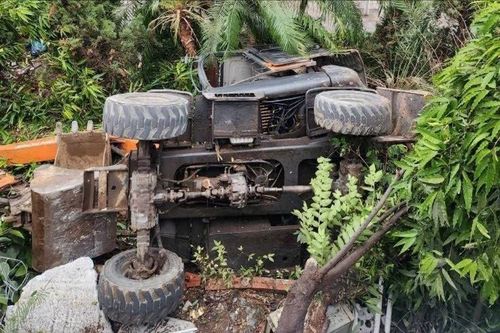 Quảng Ninh: Máy xúc mất phanh lao xuống bờ kè, 1 người tử vong