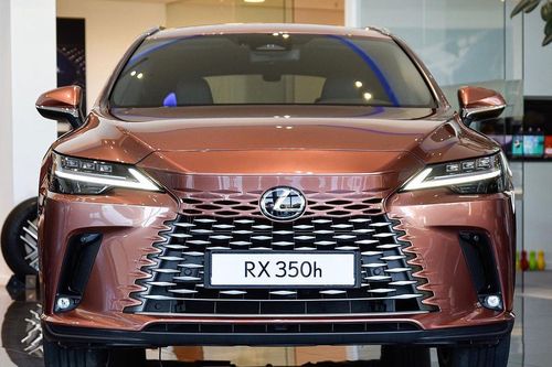 Lexus RX hybrid 2025 có giá dự kiến từ 3,5 tỷ đồng