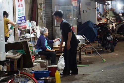 Nhếch nhác phố ẩm thực Hải Phòng