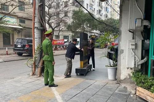 Tình trạng lấn chiếm vỉa hè dần cải thiện