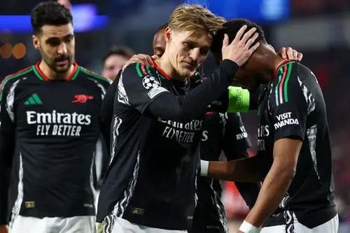 Arsenal lập kỷ lục sau chiến thắng trước PSV tại Champions League