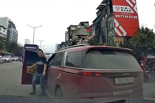Lái xe đi sai còn gây gổ, dọa nạt người khác