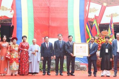 Ghi danh Lễ hội Đền Hai Bà Trưng vào danh mục di sản văn hóa phi vật thể quốc gia