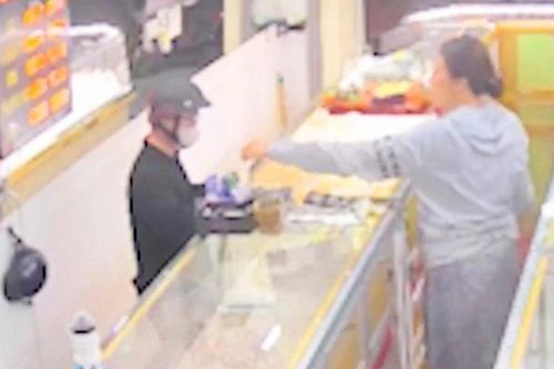 Lời khai thản nhiên của nam thanh niên 20 tuổi bịt mặt cướp tiệm vàng ở Kon Tum