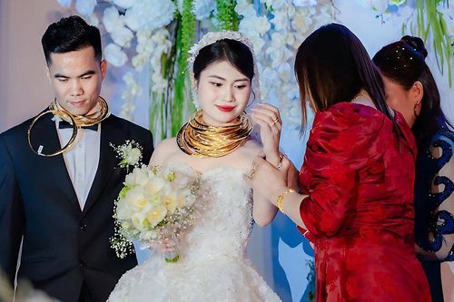Cô dâu chú rể quyết định dành '15 cây vàng quà cưới' giúp người có hoàn cảnh khó khăn