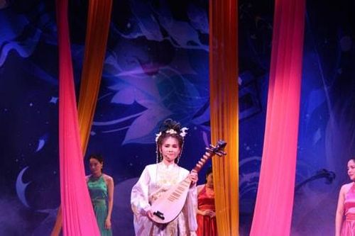 Thu hút du khách bằng không gian sáng tạo của nghệ thuật cải lương