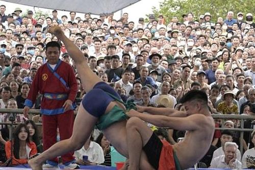 Tưng bừng giải vật truyền thống lễ hội Chùa Nành 2025