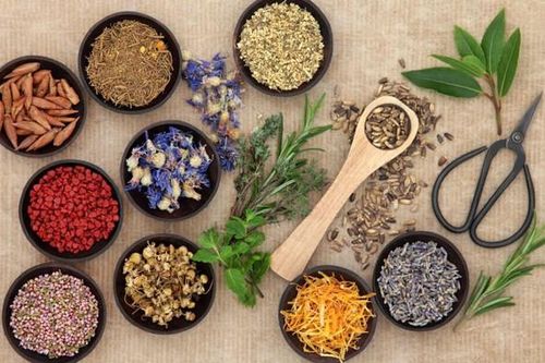 Đặt những thứ này dưới gối sẽ ngủ ngon hơn