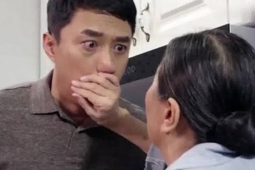 Cho con dâu 10 triệu/tháng thuê giúp việc bế cháu, mẹ chồng U60 chết điếng khi thấy mặt của 'bảo mẫu'