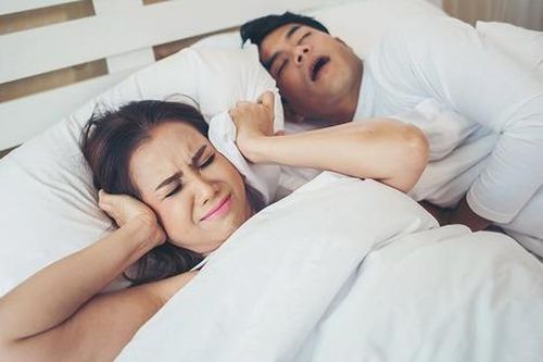 8 lý do khiến bạn ngủ ngáy