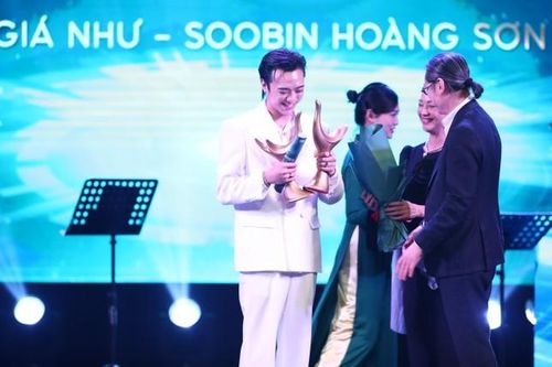 Giải Cống Hiến 2025: Xuân Son được xướng tên, dàn 'Anh Tài' thắng đậm