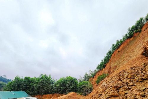 Hiểm họa bên tỉnh lộ 520