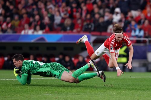 Barcelona đã đúng về Szczęsny