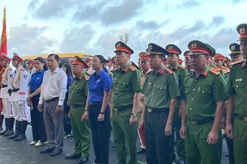 Truy tặng Huân chương bảo vệ Tổ quốc và Huy hiệu 'Tuổi trẻ dũng cảm' cho chiến sĩ Cảnh sát hy sinh khi làm nhiệm vụ