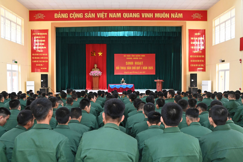Bộ CHQS tỉnh Quảng Ninh đối thoại dân chủ với cán bộ, chiến sĩ Trung đoàn 244