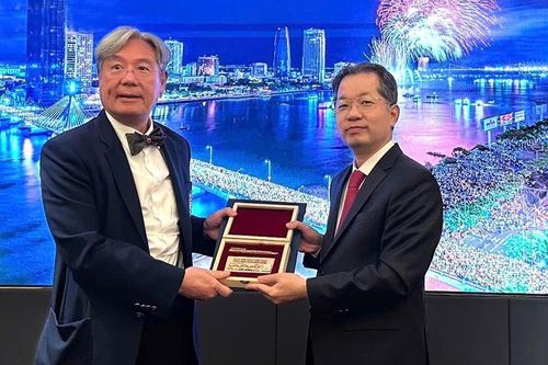 Đà Nẵng tham vấn mô hình xây dựng trung tâm tài chính với đối tác Singapore