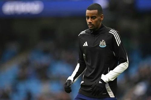 Tiền đạo Newcastle Isak mất xe và tiền mặt trong vụ băng nhóm đột nhập nhà