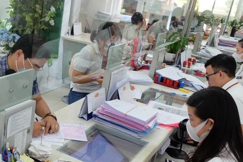 TPHCM yêu cầu thực hiện nghiêm việc tạm dừng tuyển dụng công chức, bổ nhiệm lãnh đạo cấp xã