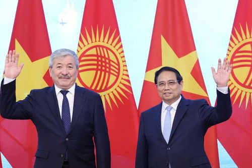 Thủ tướng Phạm Minh Chính chủ trì lễ đón chính thức Thủ tướng Kyrgyzstan
