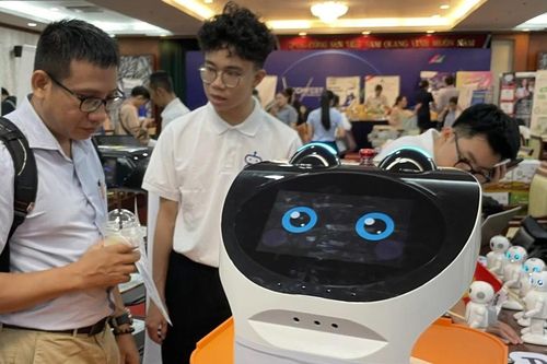 Xu hướng tuyển nhân sự thành thạo công cụ AI: Thích ứng guồng quay công nghệ