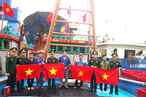 Tiếp thêm động lực để ngư dân vươn khơi, bám biển