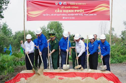 Huy động các nguồn lực chăm lo cho đồng bào nơi biên giới