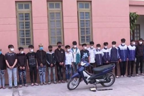 Khởi tố nhóm thanh thiếu niên sử dụng hung khí truy đuổi nhau ở Thái Bình