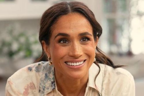Meghan Markle bị mỉa mai giả tạo