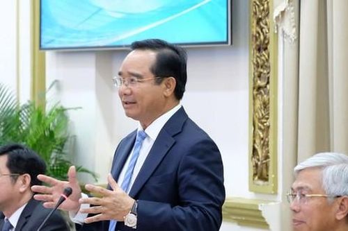 'Vua hàng hiệu' Johnathan Hạnh Nguyễn nói gì với lãnh đạo TPHCM?