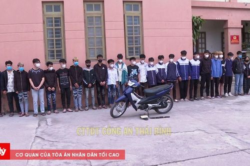 Hai nhóm thanh thiếu niên hẹn nhau hỗn chiến
