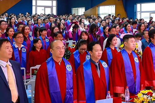 Giáo sư, tiến sĩ thu nhập tiền tỷ/năm từ học phí: Cần tạo ra giá trị tương xứng