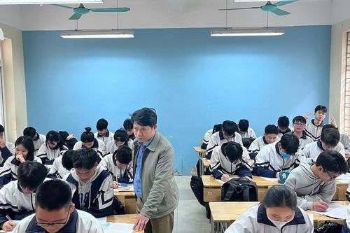 Hàng nghìn giáo viên Hà Nội 'tâm tư' vì chưa được hưởng thu nhập tăng thêm
