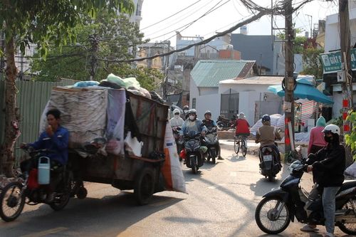 TPHCM: Dân mừng vì 600m đường 'nút thắt cổ chai' được mở rộng hơn 1.000 tỷ đồng