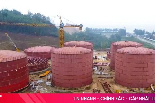 Cận cảnh công trường tổng kho xăng dầu gần 600 tỷ đồng ở Vũng Áng