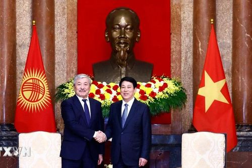 Chủ tịch nước Lương Cường tiếp Thủ tướng Kyrgyzstan