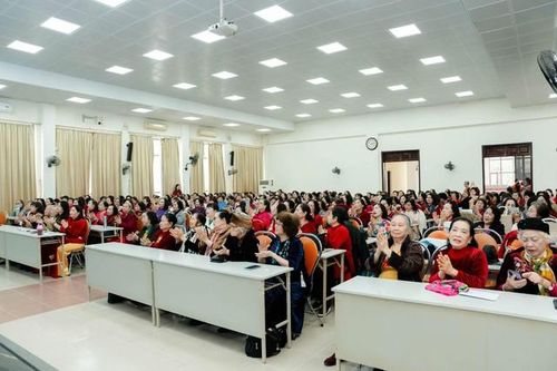 Chung tay bảo vệ sức khỏe xương cho phụ nữ Việt