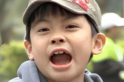 'Trần Bờm', con trai của NSND Trần Lực gây sốc với ngoại hình nổi bật