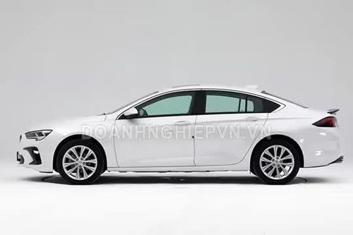 Xe sedan cùng phân khúc với Toyota Camry, công suất 237 mã lực, trang bị tiên tiến, giá chưa tới 380 triệu đồng