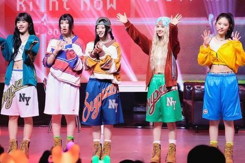 NewJeans: 'Chúng tôi phải chịu sự phân biệt đối xử và bất công dưới thời HYBE'