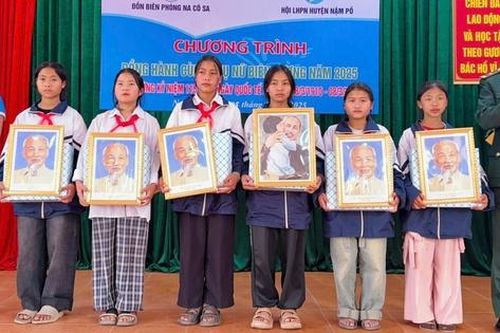 Bộ đội biên phòng Na Cô Sa 'Đồng hành cùng phụ nữ biên cương'