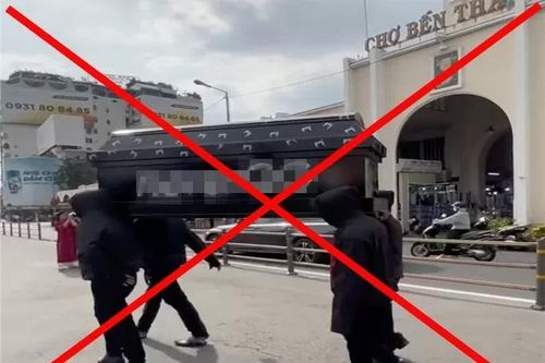 Mang người chết ra bán hàng là... 'tự sát'