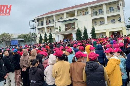 Công nhân Công ty TNHH Giầy Akalia Việt Nam ngừng việc tập thể