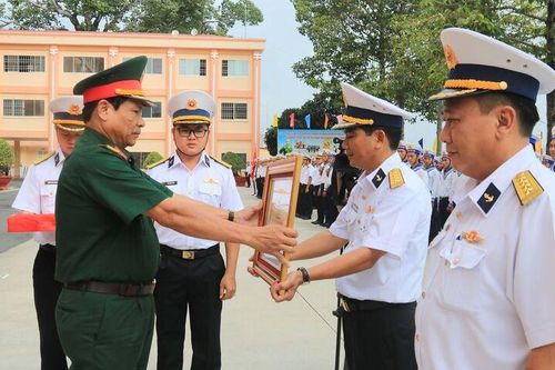 Lữ đoàn 962 nâng cao chất lượng huấn luyện, diễn tập
