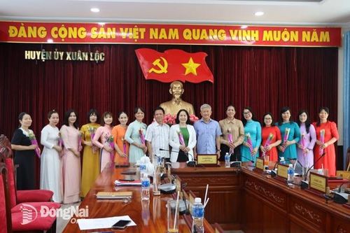 Khắp nơi trong tỉnh chiều 6-3