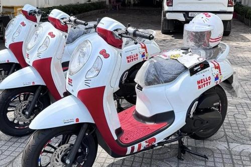 Honda Scoopy Hello Kitty Limited Edition về Việt Nam, 'rao giá' tới gần 90 triệu đồng