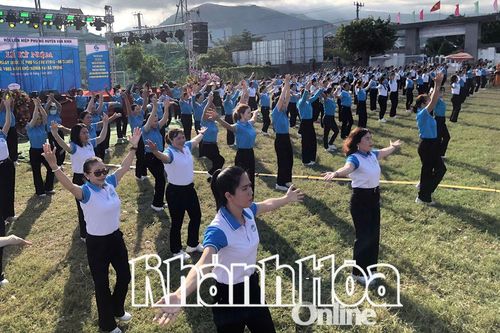 Hội Liên hiệp Phụ nữ huyện Vạn Ninh:Tổ chức nhiều hoạt động kỷ niệm Ngày Quốc tế Phụ nữ 8-3