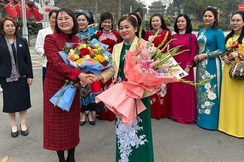 Đoàn công tác của Hội Liên hiệp Phụ nữ tỉnh thăm và làm việc tại Quảng Tây, Trung Quốc