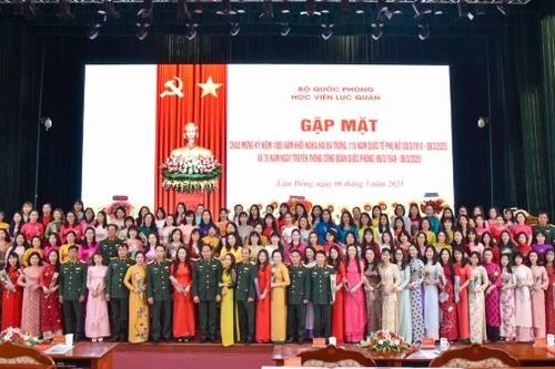 Học viện Lục quân gặp mặt nhân Kỷ niệm 115 năm Ngày Quốc tế phụ nữ