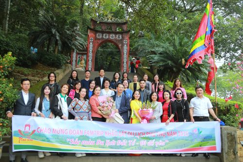 Đoàn famtrip 'Sắc màu du lịch Đất Tổ - Đi để yêu' khảo sát du lịch Phú Thọ