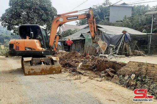 Hiến đất, mở rộng đường giao thông
